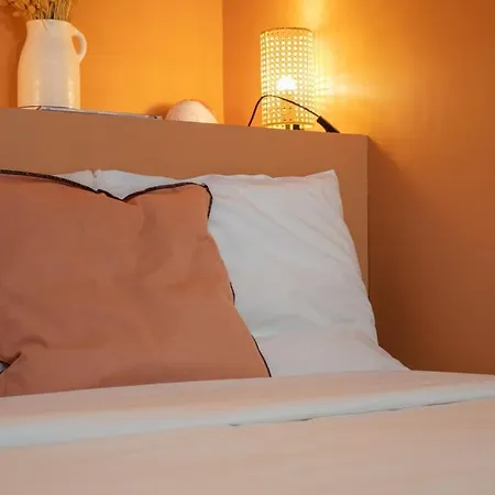 Hypercentre - Private Parking, Metro + Train 100m * Tourcoing