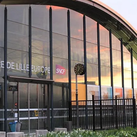 Hypercentre - Private Parking, Metro + Train 100m Appartement *