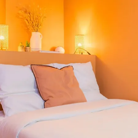Appartement Hypercentre - Private Parking, Metro + Train 100m Tourcoing