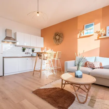 Hypercentre - Private Parking, Metro + Train 100m