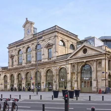 Hypercentre - Private Parking, Metro + Train 100m Appartement
