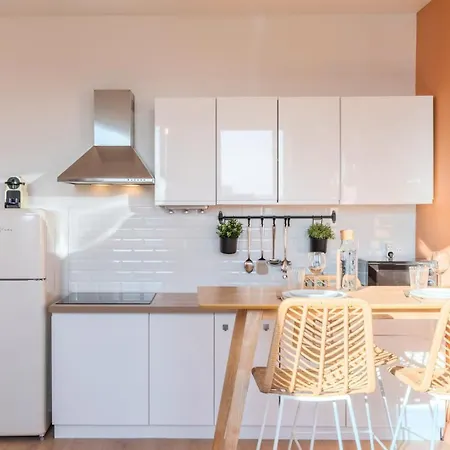 Hypercentre - Private Parking, Metro + Train 100m Appartement