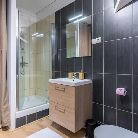 Appartement Hypercentre - Private Parking, Metro + Train 100m *